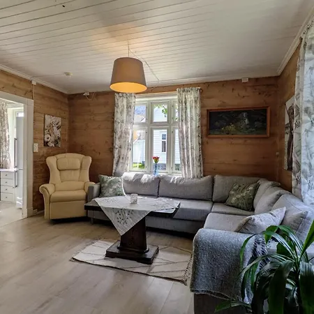 Donhaug Gard 4* Uskedalen
