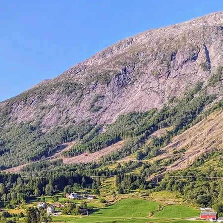 Donhaug Gard 4* Uskedalen
