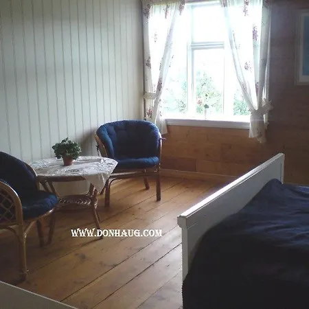 Bed & Breakfast Donhaug Gard 4*