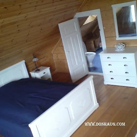 Donhaug Gard Bed & Breakfast 4*