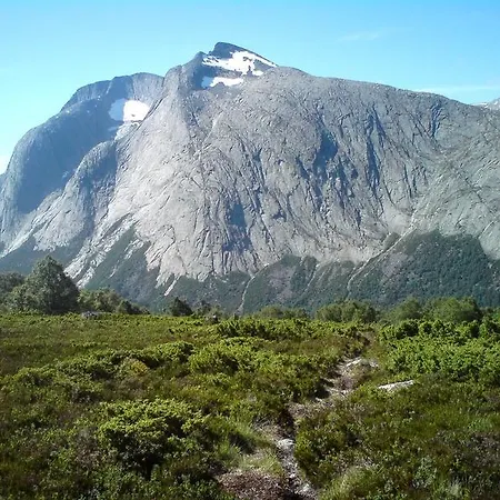 Dønhaug Gjestegard 4*