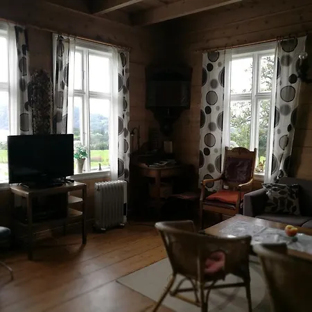 Bed & Breakfast Donhaug Gjestegard