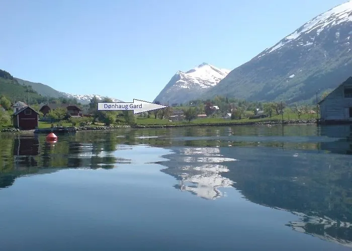 Donhaug Gjestegard Bed & Breakfast