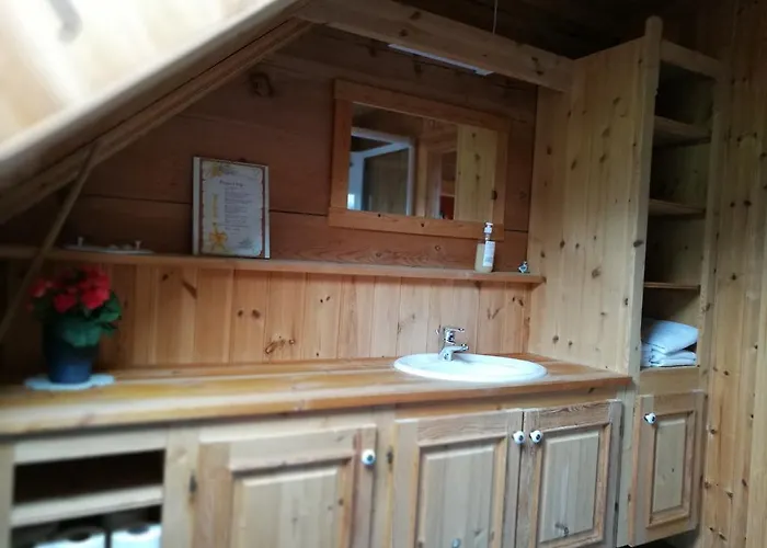 Bed & Breakfast Donhaug Gjestegard 4*