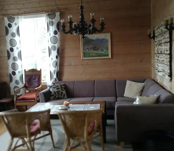 Donhaug Gjestegard Bed & Breakfast 4*