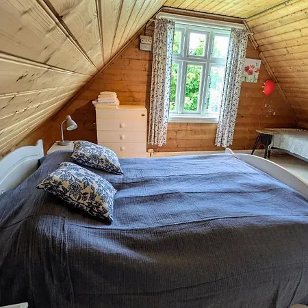 Bed & Breakfast Donhaug Gard 4*