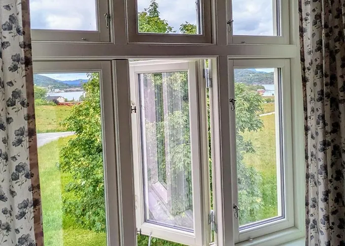 Donhaug Gjestegard Bed & Breakfast 4*