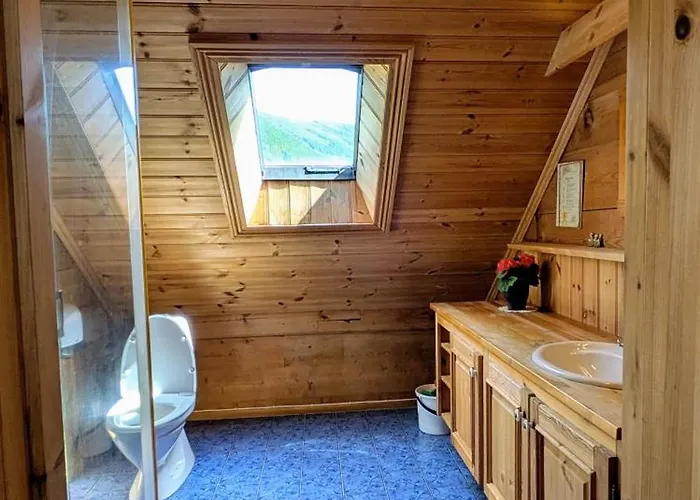 Donhaug Gjestegard Bed & Breakfast 4*