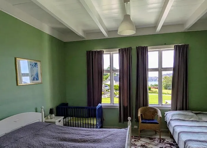 Bed & Breakfast Donhaug Gjestegard 4*